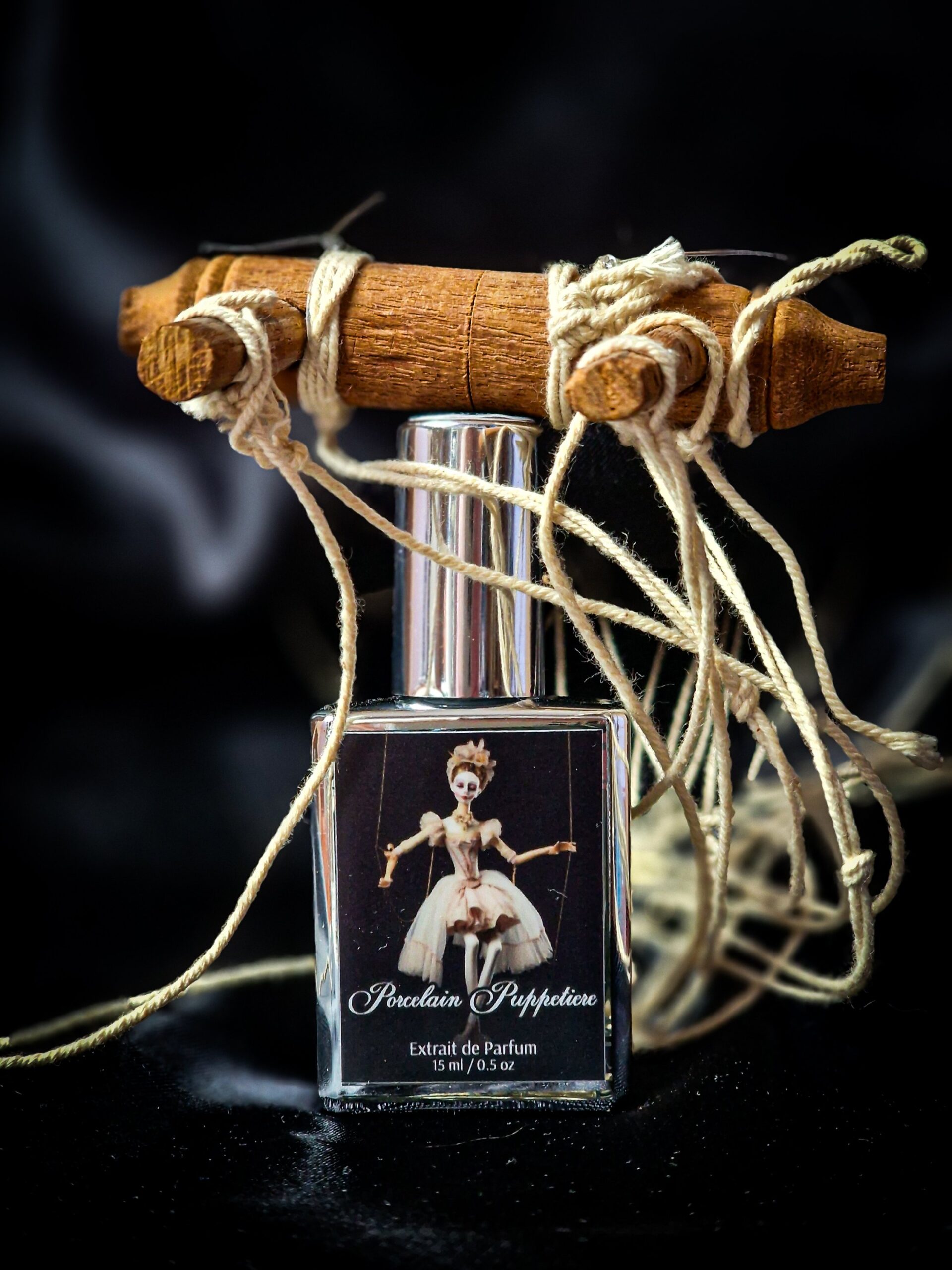 Perfumy Porcelain Puppetiere