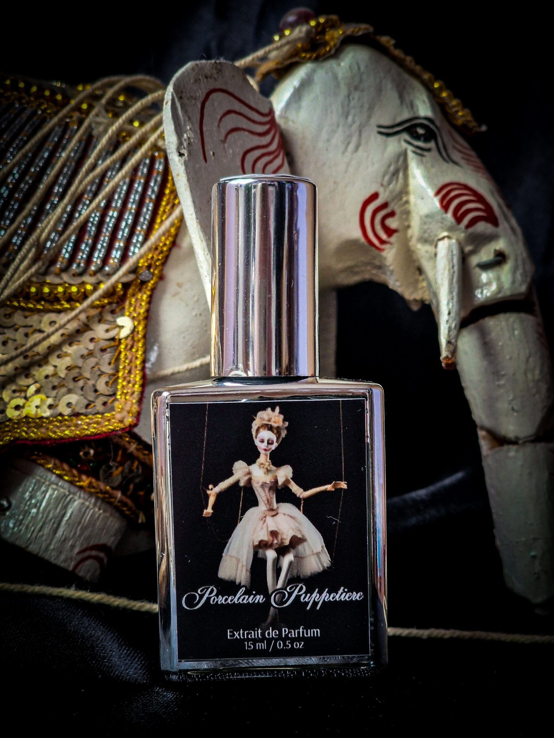 Perfumy Porcelain Puppetiere - obrazek 2